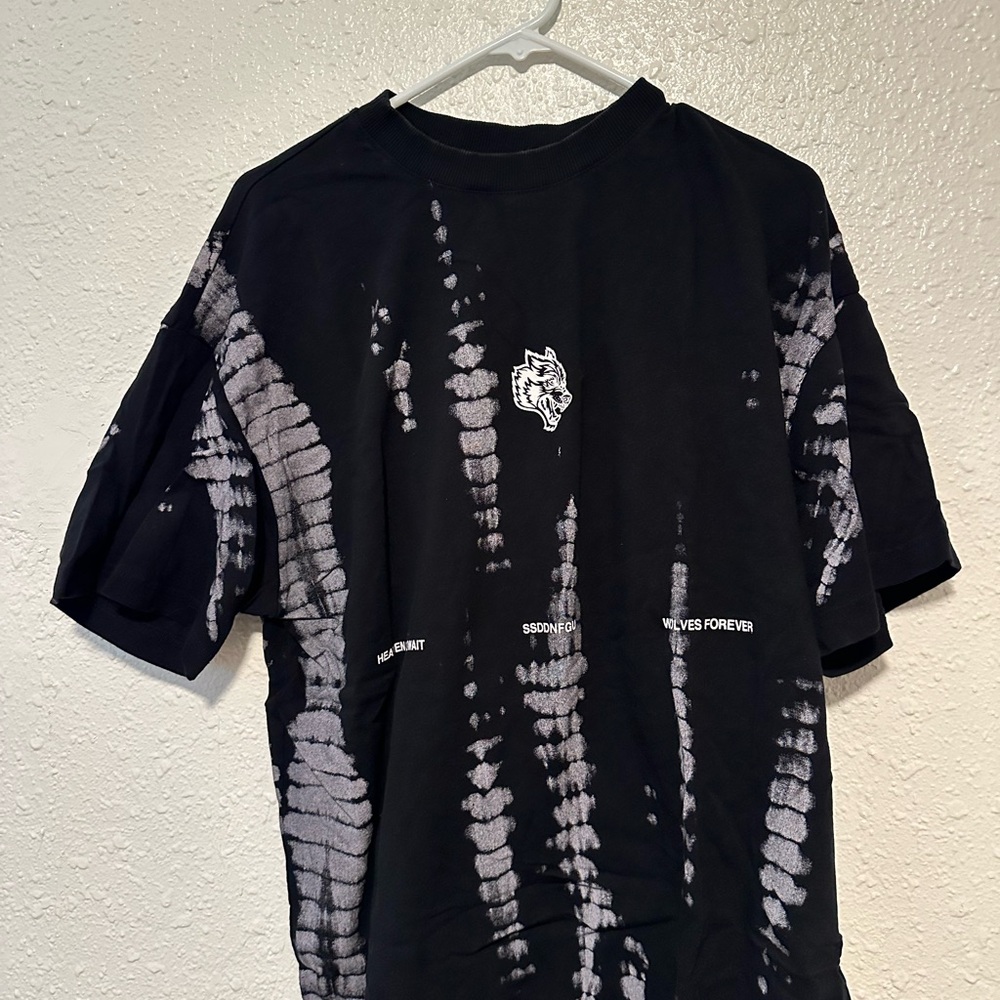 Darc Sport serpent print shirt sz Medium